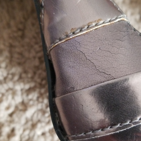 Shoes - Picture 2 of 4